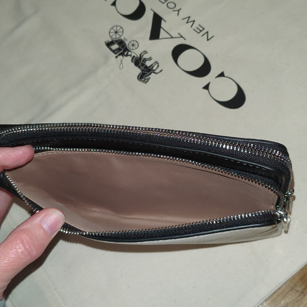 Coach chalk/black double zip wristlet - Picture 14 of 16
